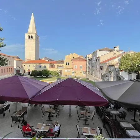 Apartment The By The Sea In Historic Old