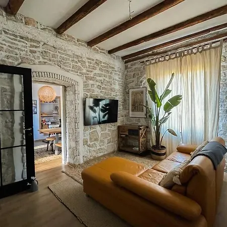 Apartment The By The Sea In Historic Old Porec