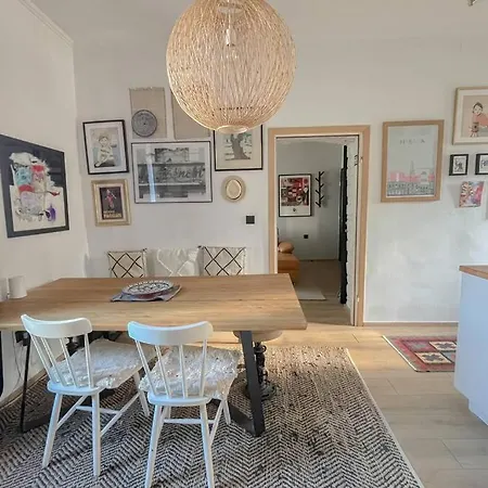 Apartment The By The Sea In Historic Old