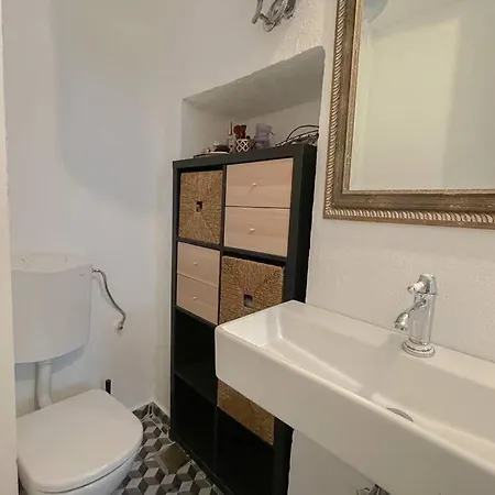 Apartment The By The Sea In Historic Old